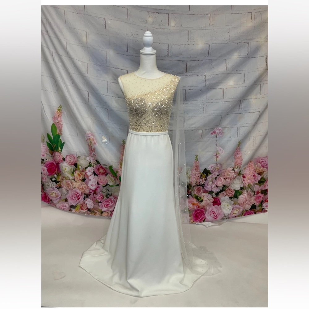 Elegant Wedding Bridal Lace Beaded Ball Gown Women's Dress, US 6, US 8